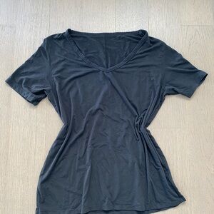 ALO Yoga Long Black Short Sleeve V-Neck Tee